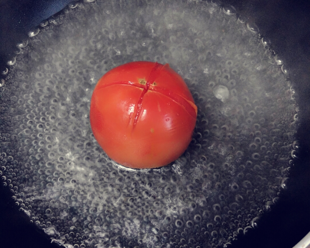 番茄白玉菇汤的做法 步骤2
