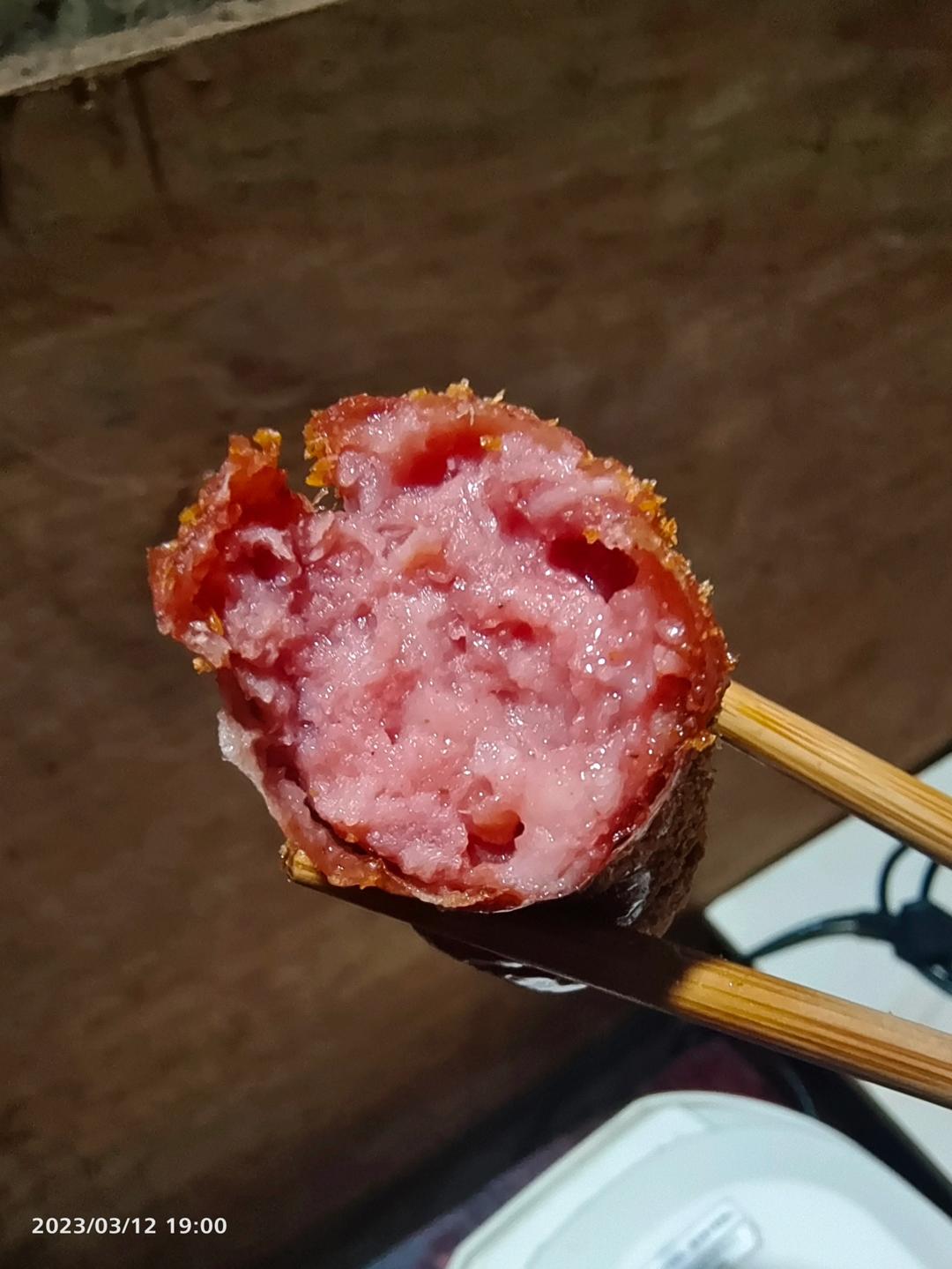 实验多次味道终于满意了～黑椒脆皮烤肠