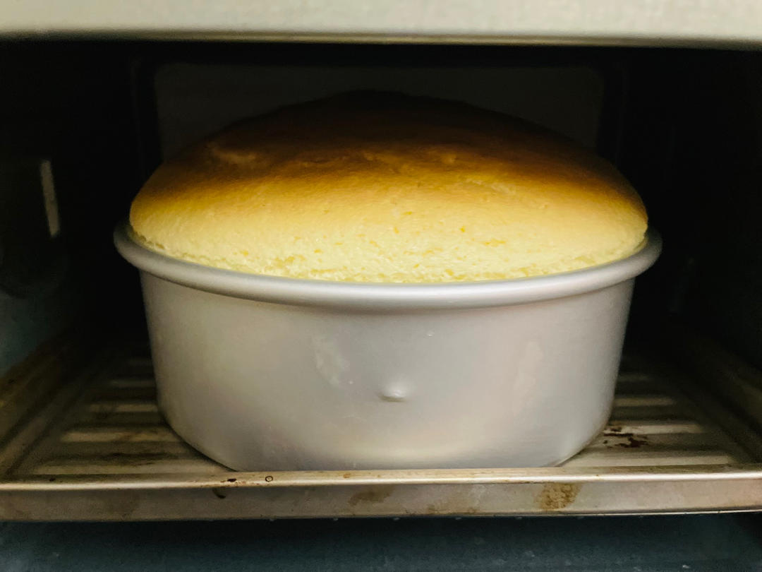 不开裂不回缩不掉皮的酸奶水浴法蛋糕