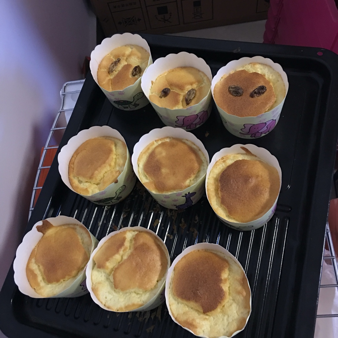 软绵绵戚风纸杯蛋糕