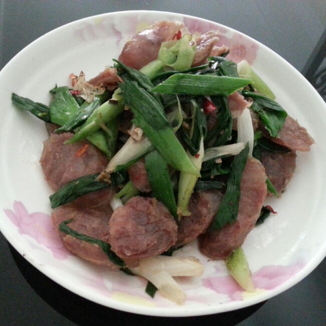蒜苗炒香肠