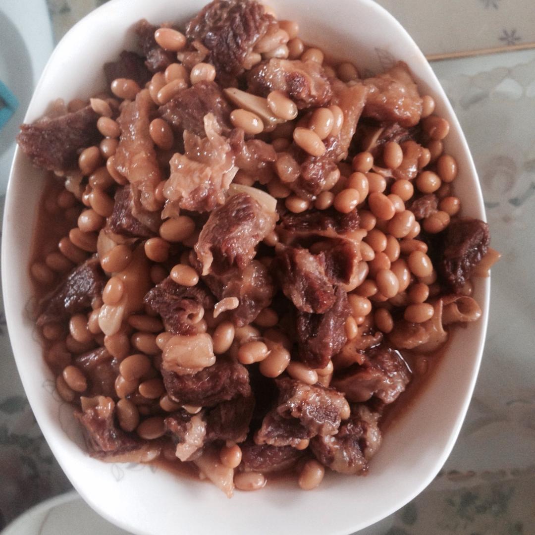 黄豆烧牛腱