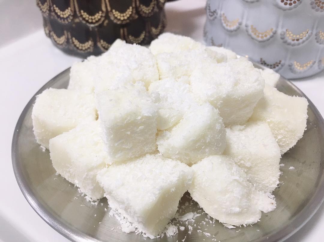 完胜85度C牛奶椰丝小方