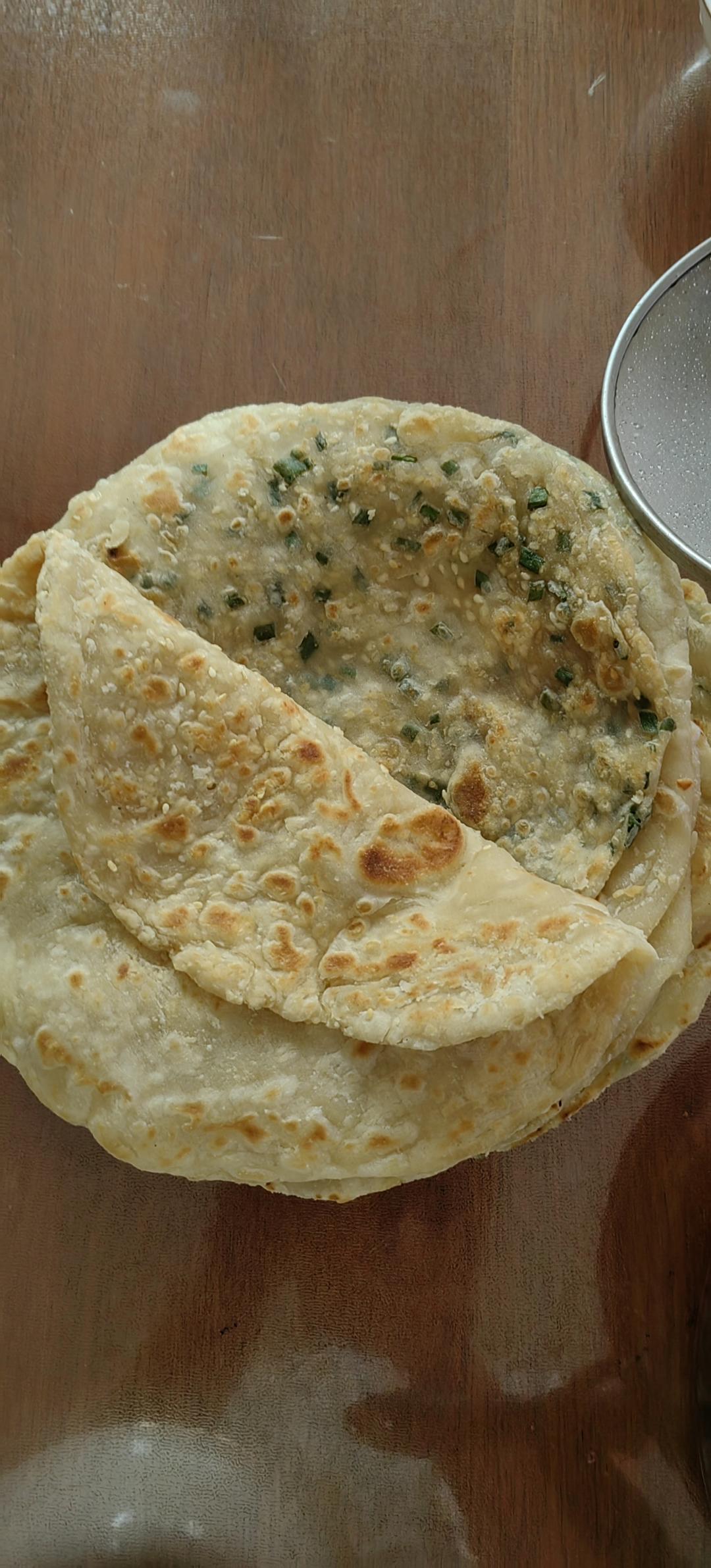 烙饼时，切记不要揉面，教你详细做法配方，不干不硬，外酥里柔软