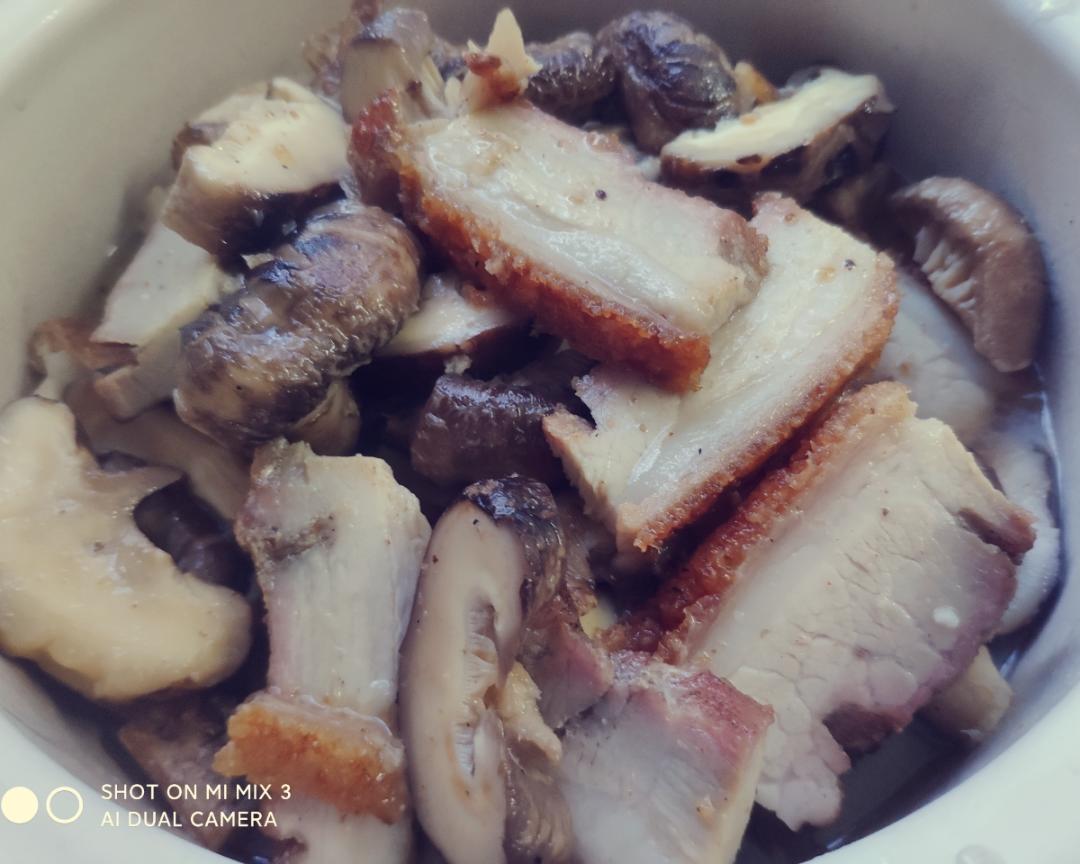 烧肉焖花菇的做法