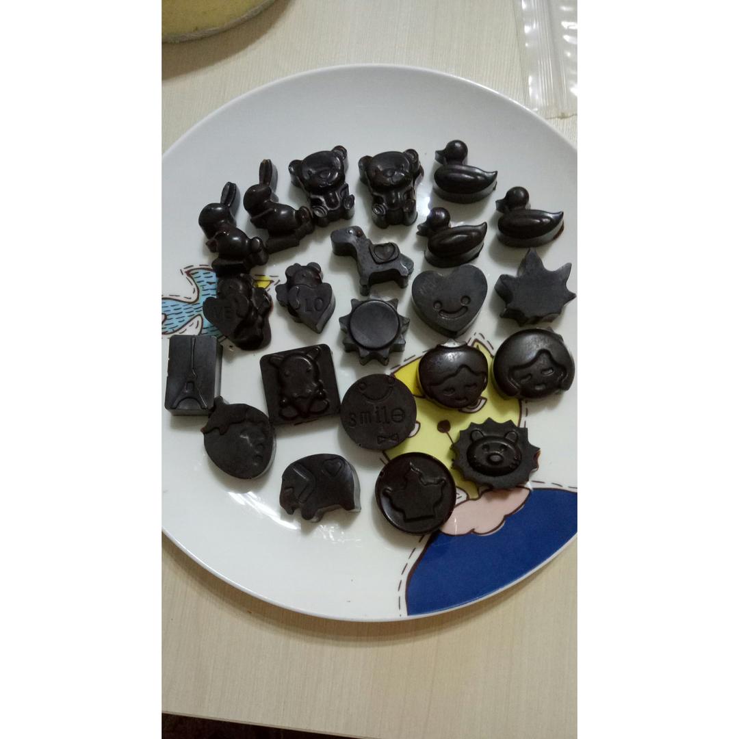 用基础原材料自制巧克力，口感直逼royce瑞士莲！吃货的终极追求：我勤劳聪敏心灵手巧就是要给舌尖最好的！