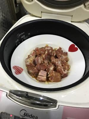 电饭锅蒜蓉蒸排骨的做法 步骤3