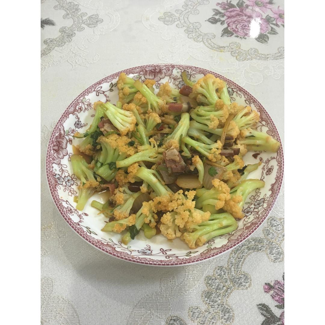 腊肉炒有机花菜