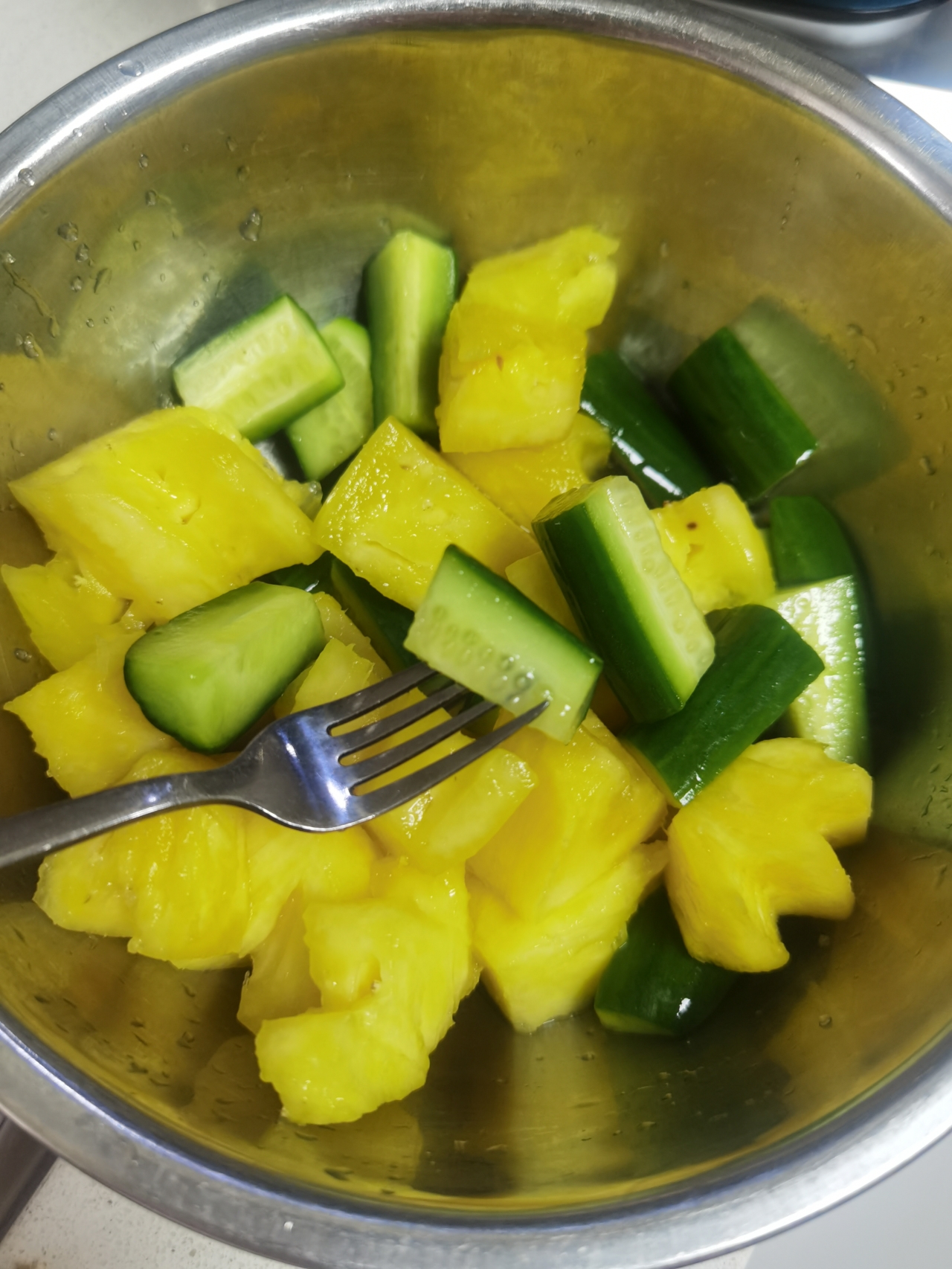 清爽解腻的小吃--菠萝拌黄瓜的做法 步骤6