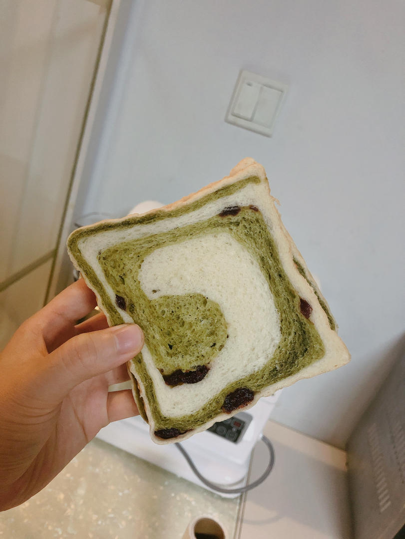 双色抹茶奶香吐司