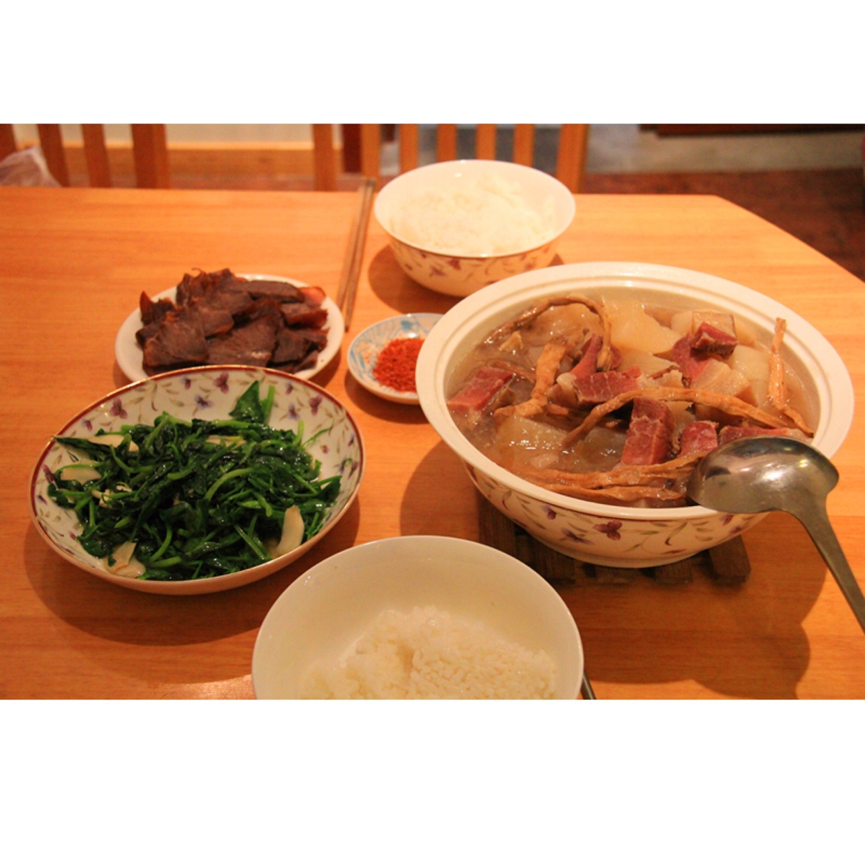 孵蛋的大象做的两人餐