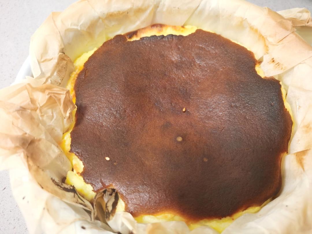 小山进公开食谱-使用大量牛奶，无淡奶油的巴斯克乳酪蛋糕