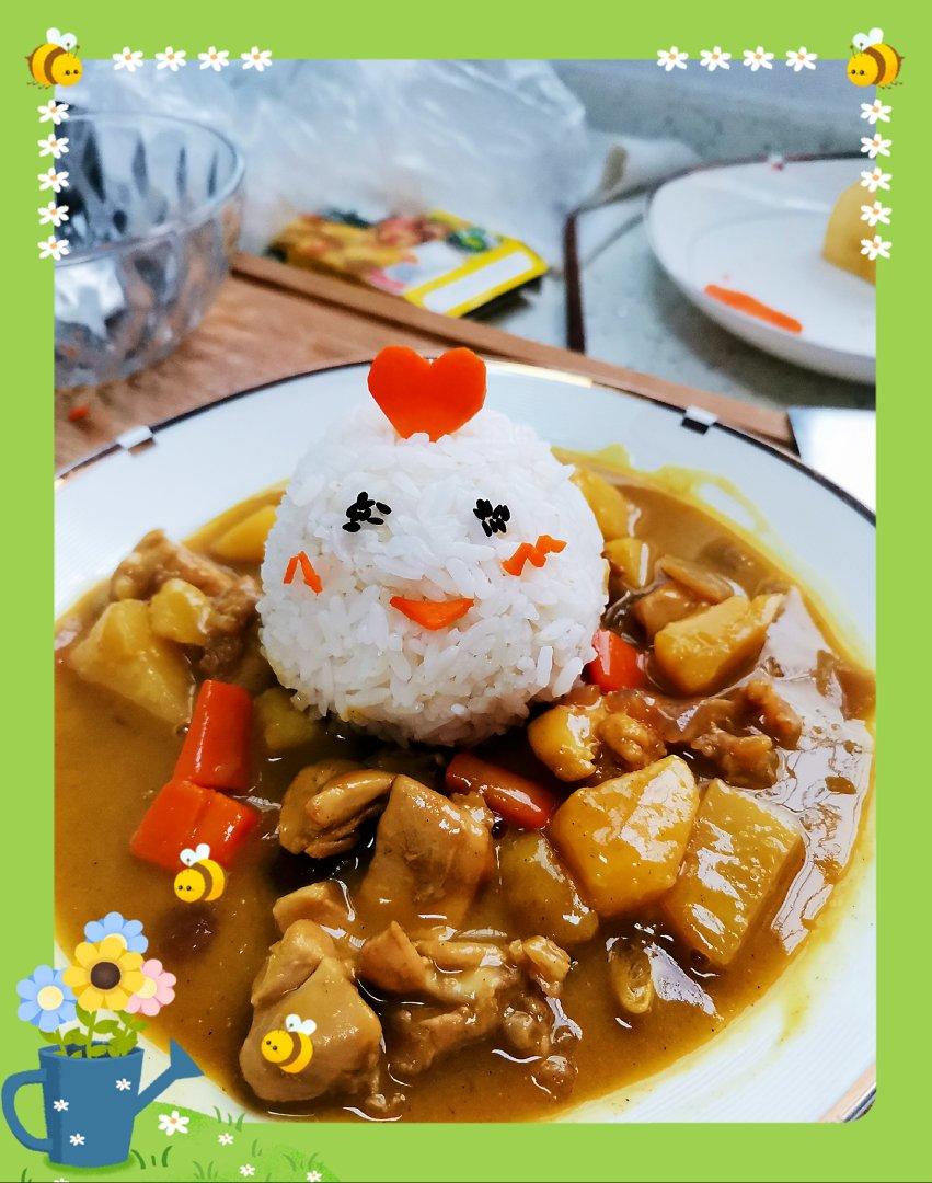人见人爱花见花开🐤         三只小鸡日式咖喱饭