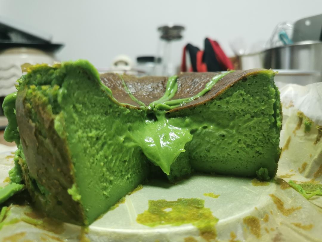 开心果巴斯克芝士蛋糕