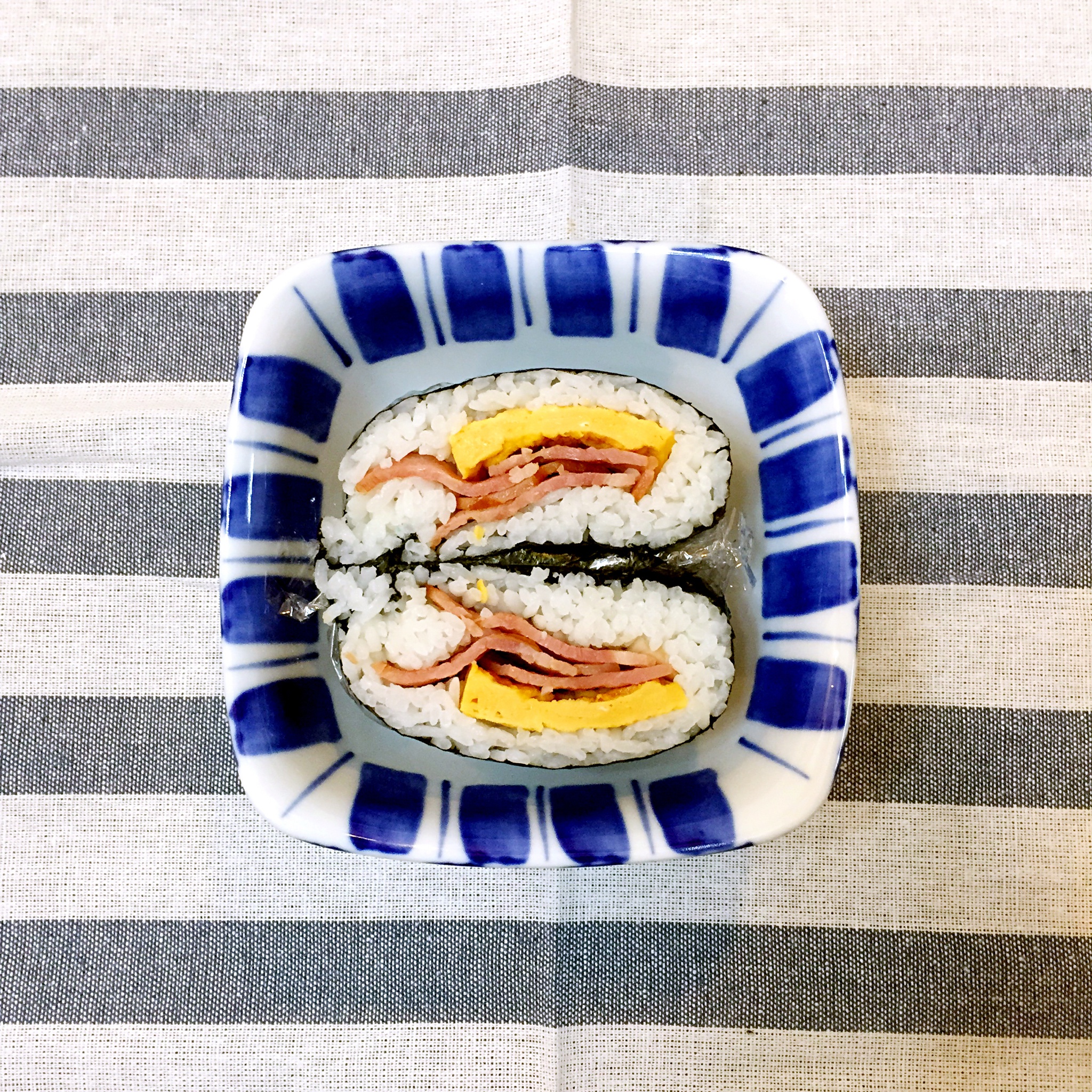 不用捏的饭团(おにぎらず)