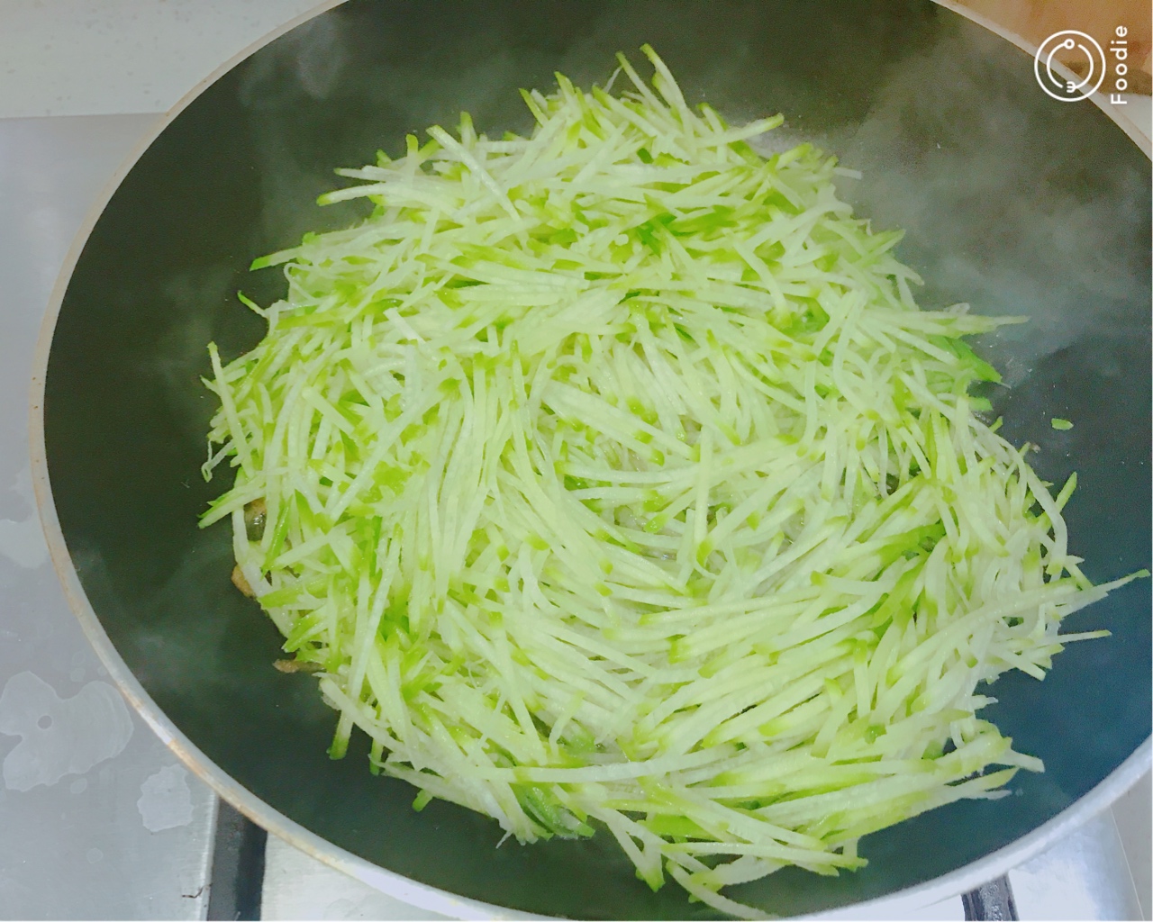 虾皮萝卜炒粉条——青岛的家常菜的做法 步骤3