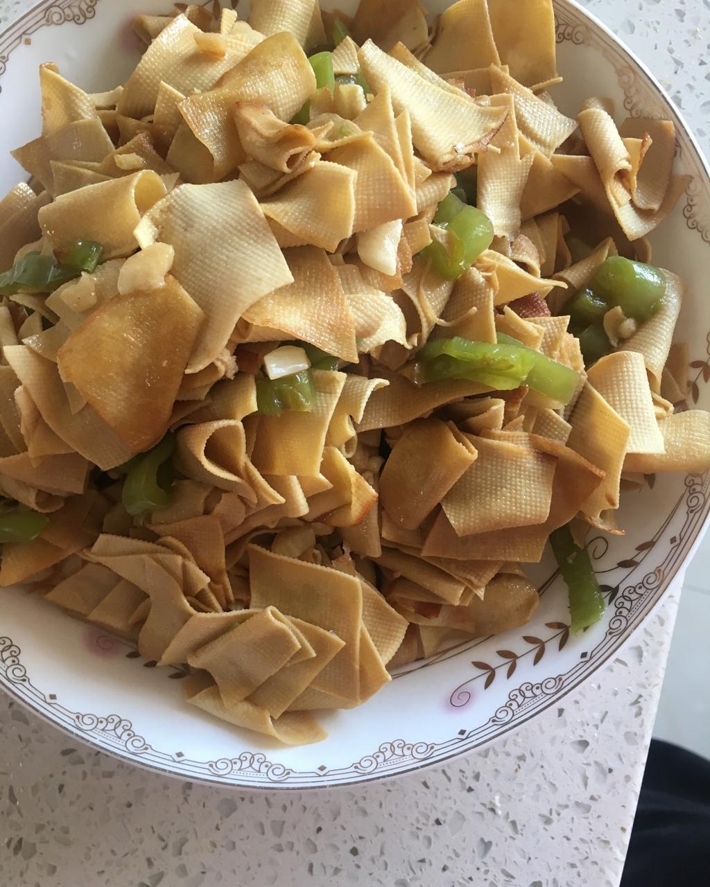 queenoasis做的尖椒炒干豆腐