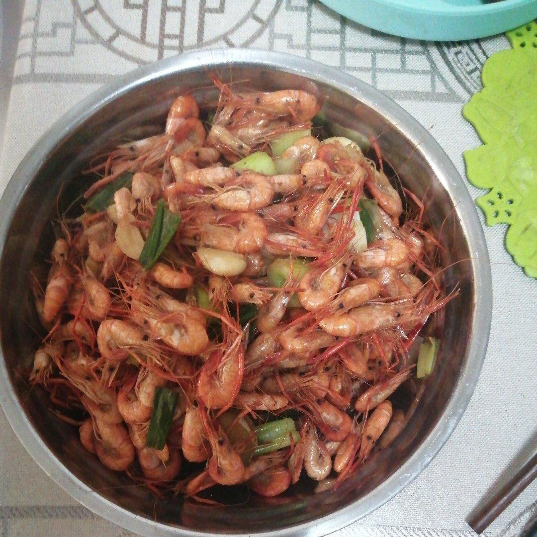 爆炒小河虾