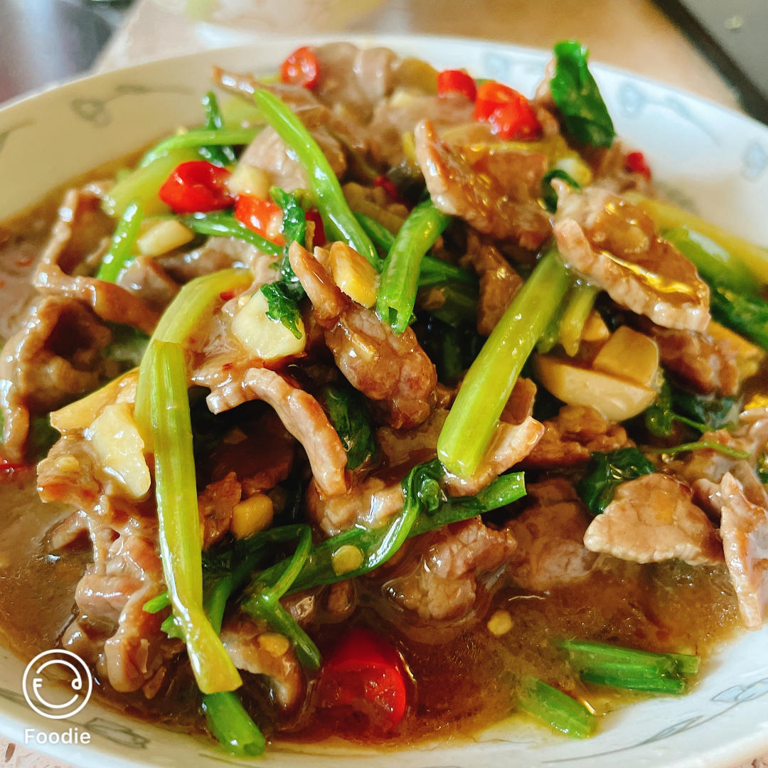 小炒牛肉（肉嫩味香）