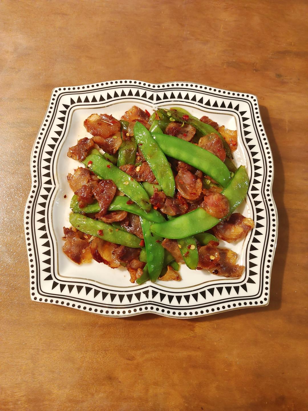 超脆爽的荷兰豆炒香肠