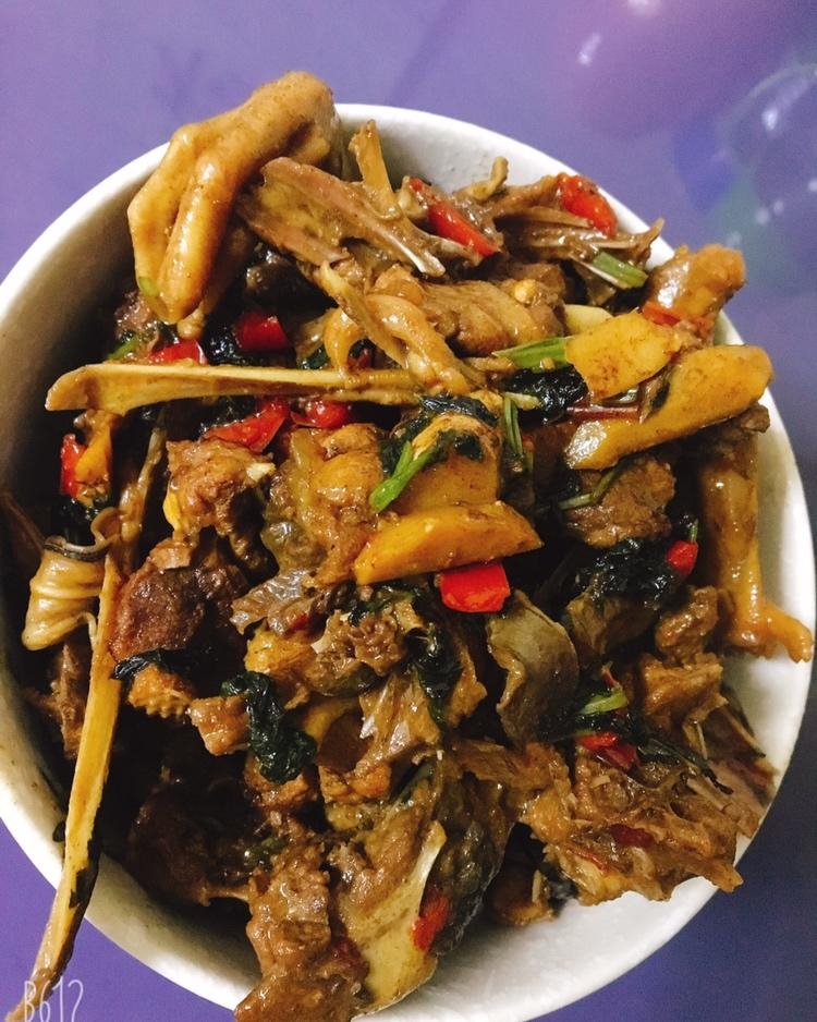 紫苏焖鸭