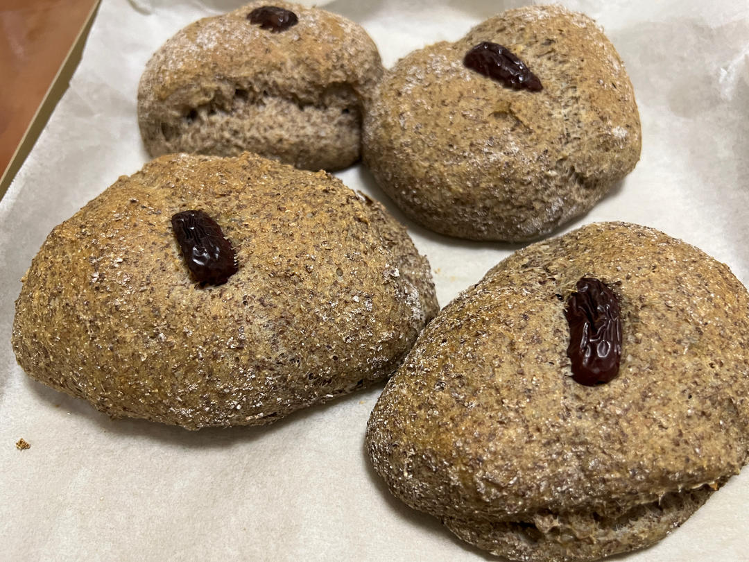 无油 无糖
免揉！全麦坚果欧包、吐司（葡萄干、燕麦、黑芝麻、南瓜籽）