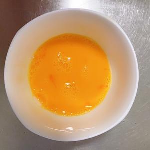 香肠鸡蛋🥚炒意面🍝的做法 步骤2