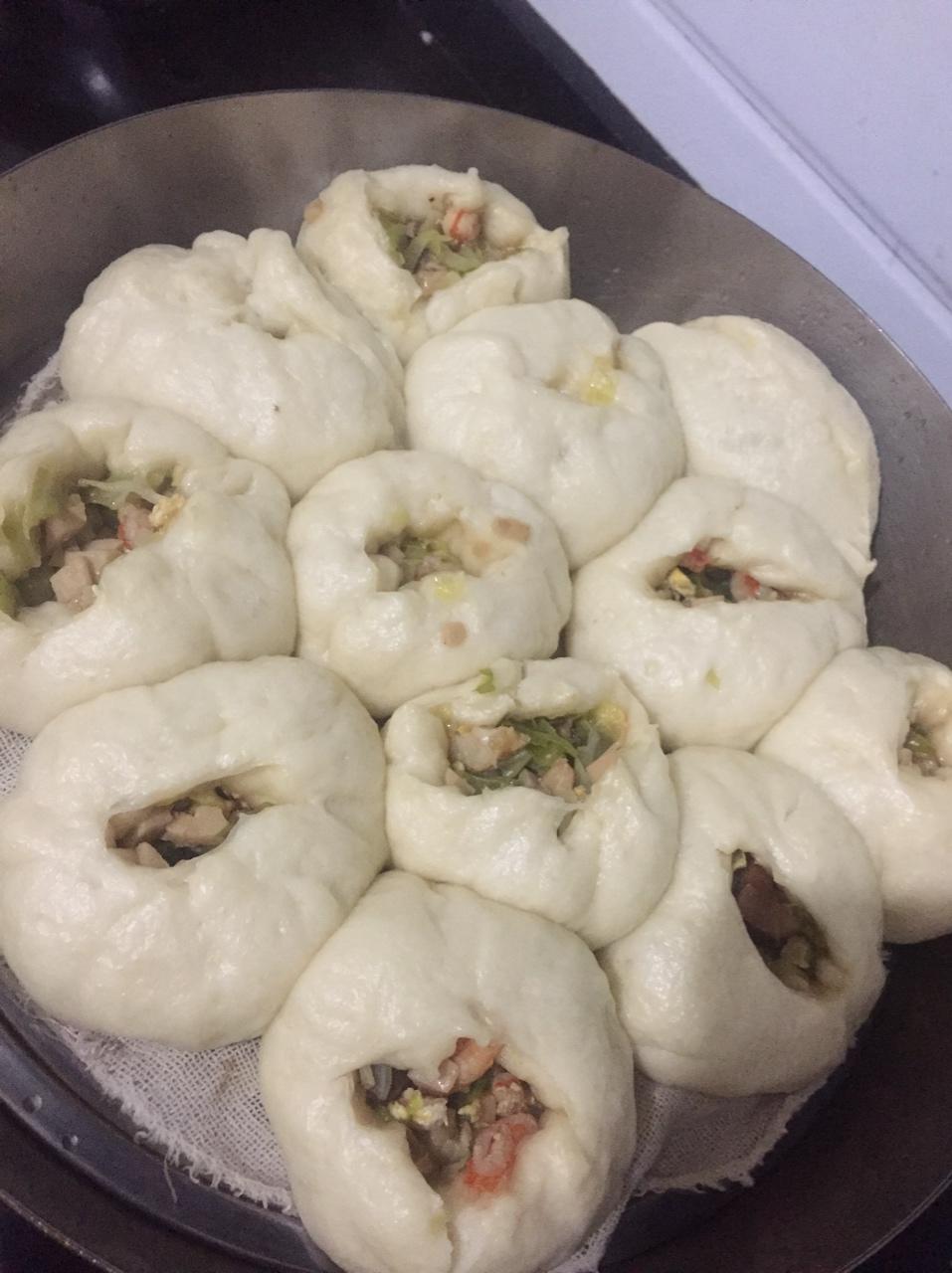 云朵般松软爆浆蜜汁叉烧包