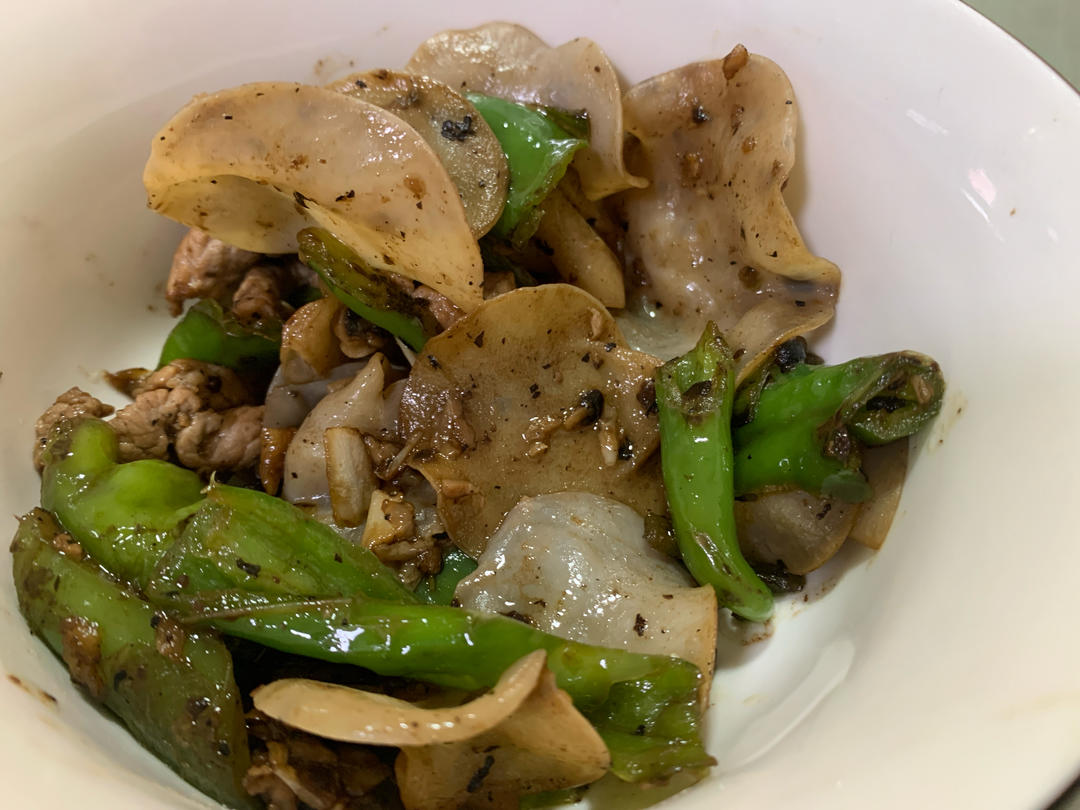 辣椒云耳炒肉