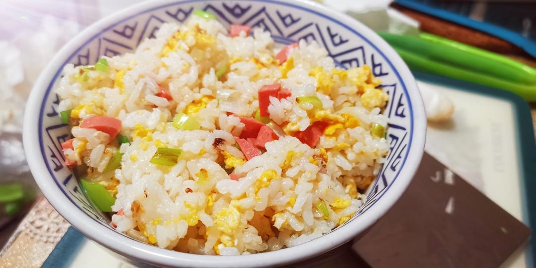 厨师长教你“蛋炒饭”如何做才好吃，答案都在这里面！