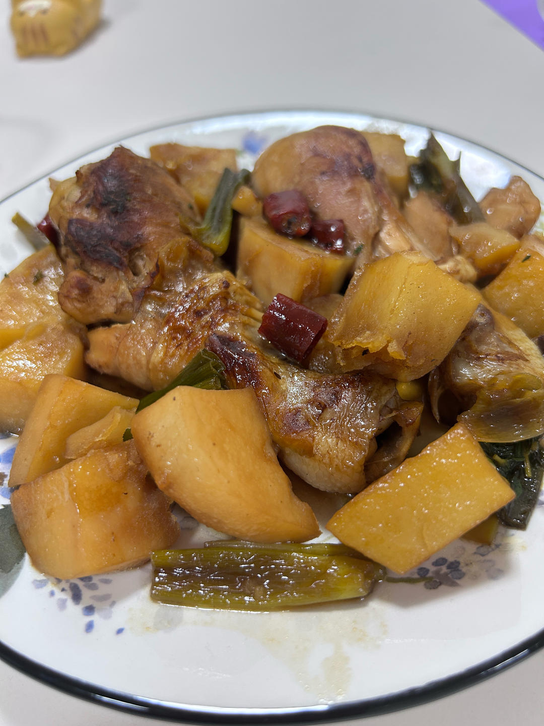 鸡腿炖土豆 上桌秒空盘 汤都喝干了！