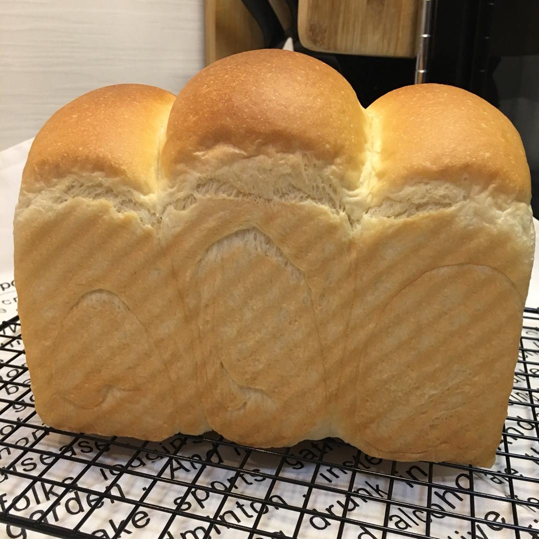 松软醇香软吐司