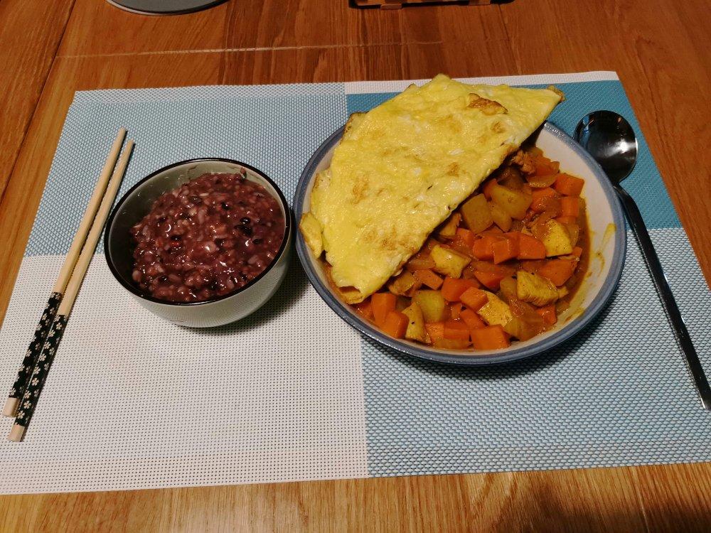 日式咖喱鸡蛋包饭