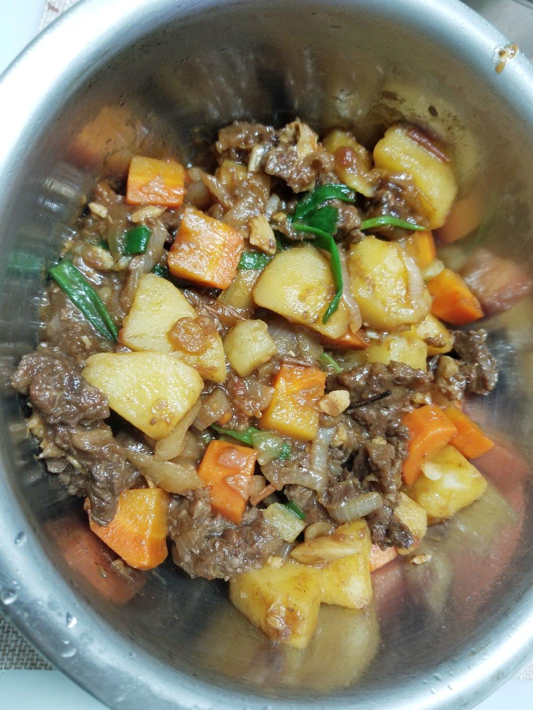 红烧牛肉土豆 （独家秘制）