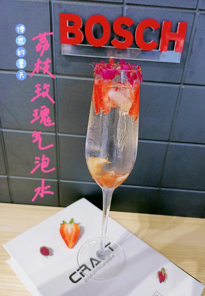 荔枝玫瑰气泡水的做法