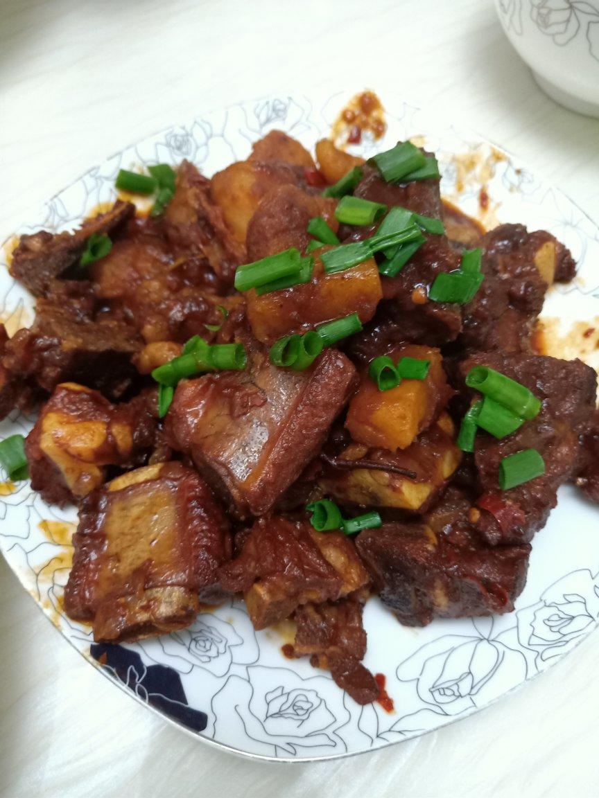酱烧土豆排骨