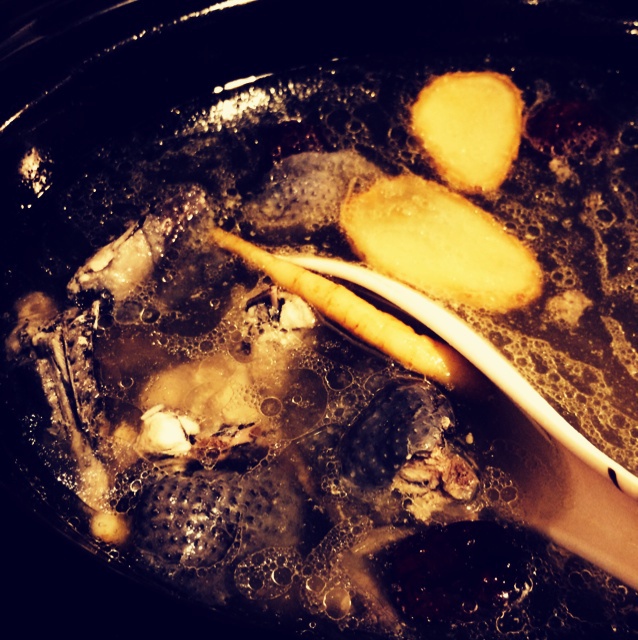 花旗参炖乌鸡汤