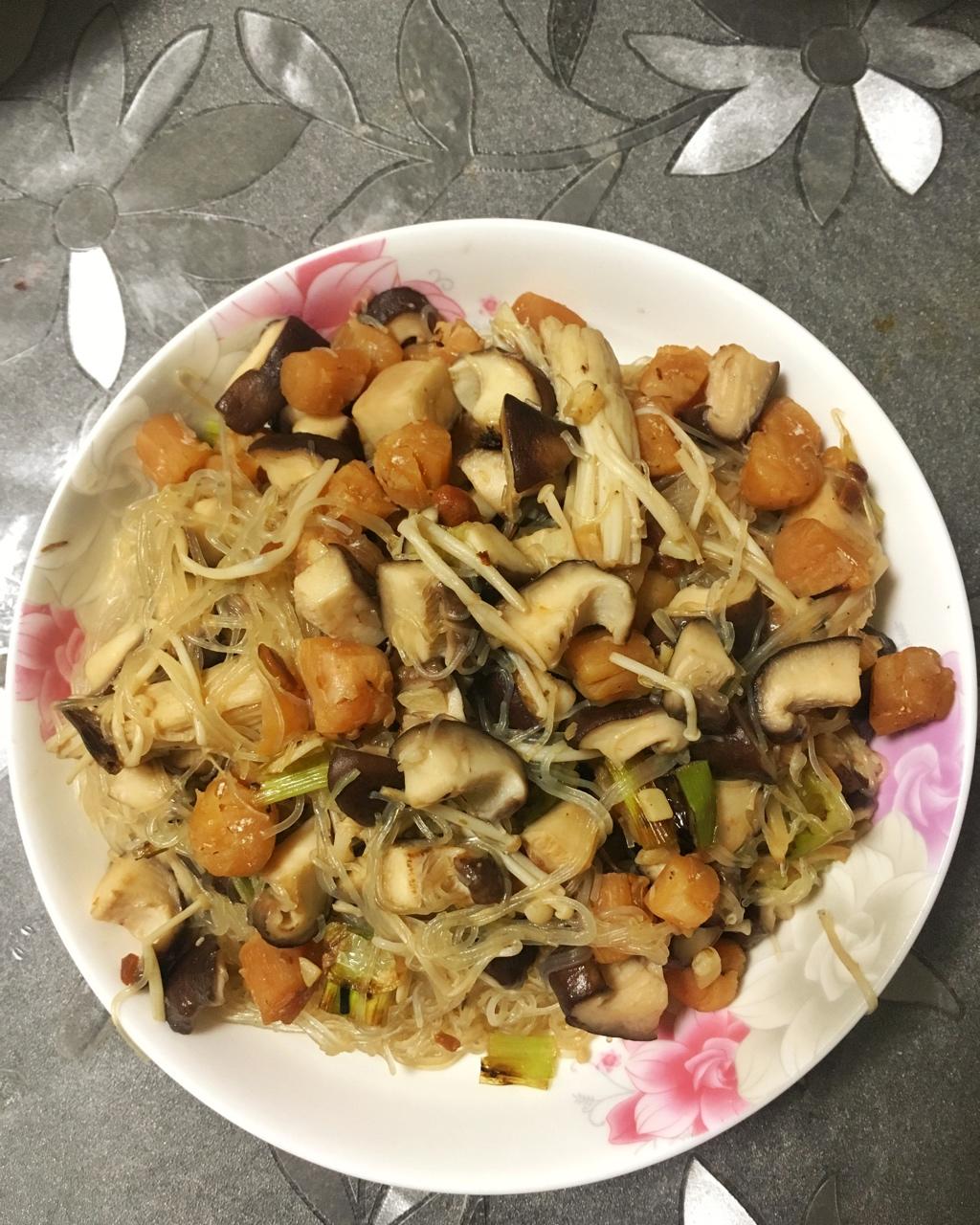 香菇干贝粉丝煲