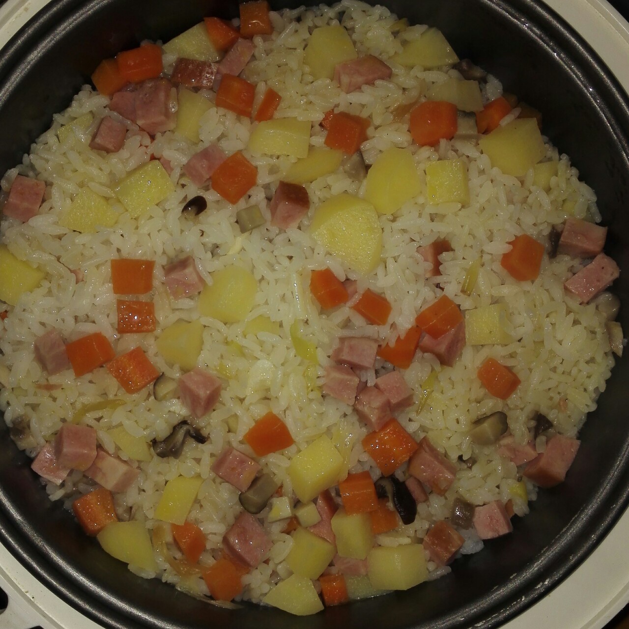 电饭锅版香菇土豆饭