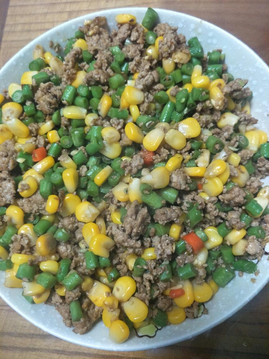 玉米豆角炒肉沫