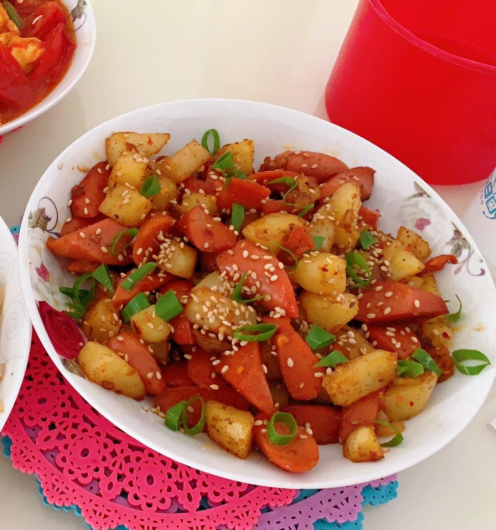 香辣过瘾的孜然土豆火腿，比路边摊还好吃