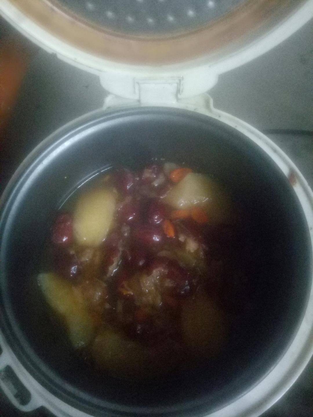 宝宝辅食：苹果红枣枸杞汤-12M+