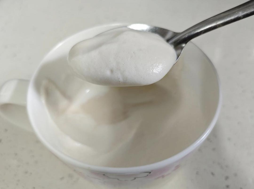 [夏日甜品][小窍门]超级绵密的菠萝心奶泡(可代替奶油奶泡)