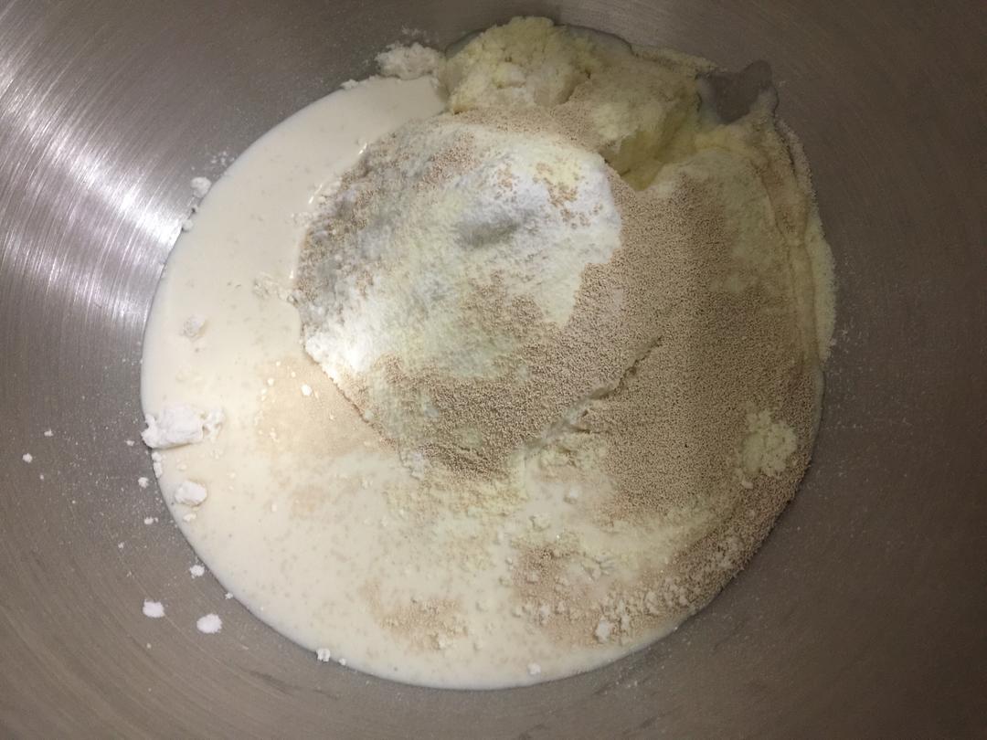 纯奶手撕吐司的做法 步骤1