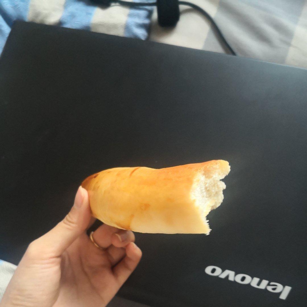 麦趣尔纯奶棒面包