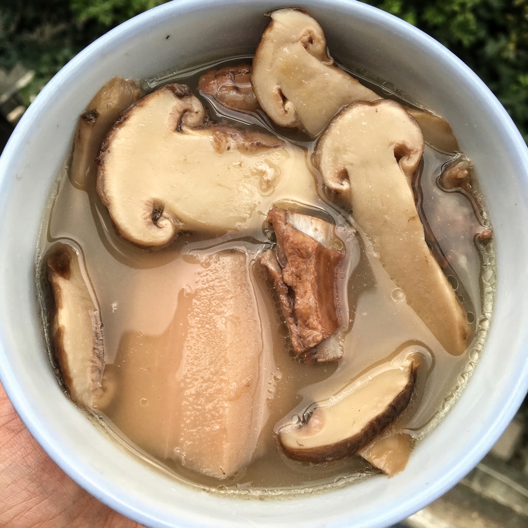 松茸排骨汤