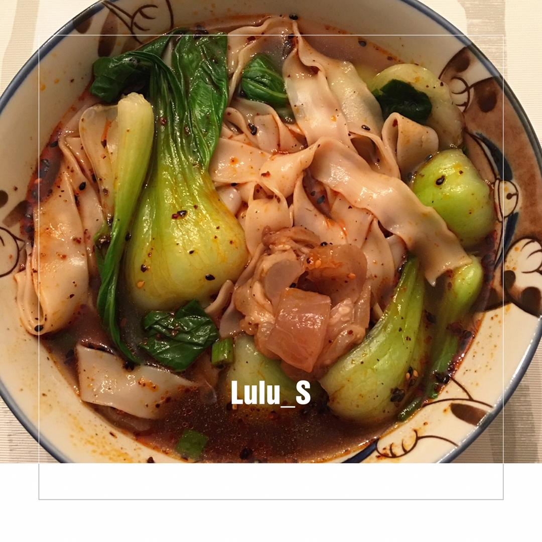牛肉刀削面