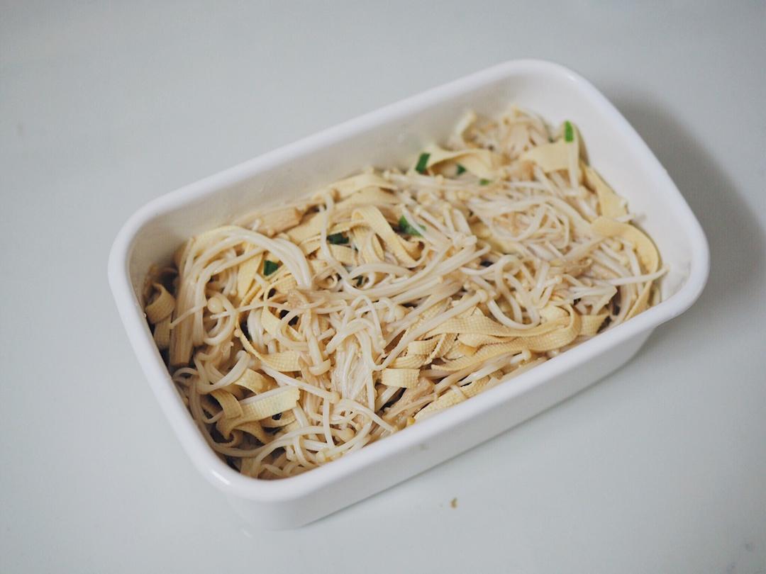 金针菇拌豆腐丝