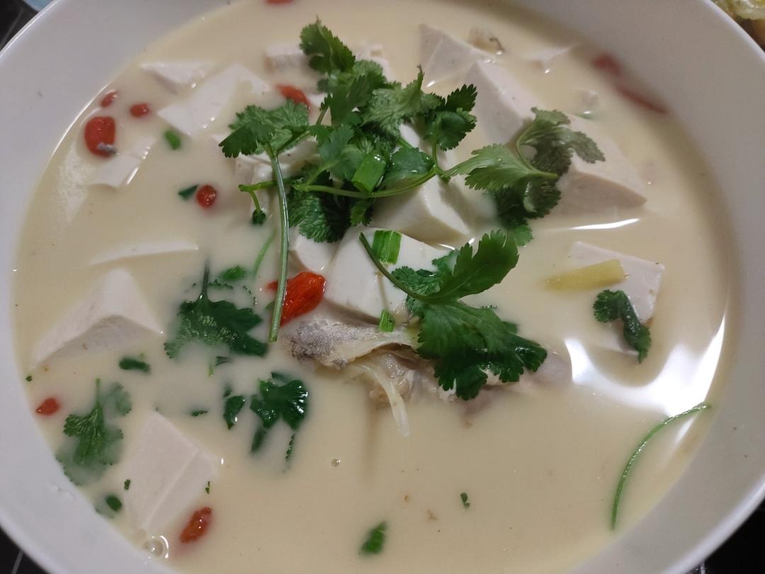鱼头豆腐汤