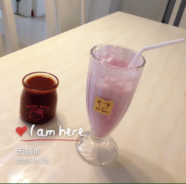 红心火龙果奶昔